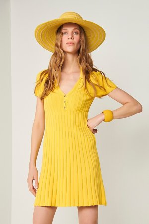 Трикотажное платье с воротником-поло-желтое JOIN US, желтый Us
