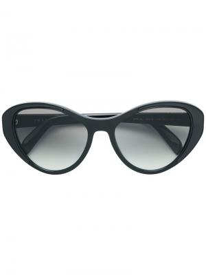 Солнцезащитные очки в оправе кошачий глаз Prada Eyewear. Цвет: черный