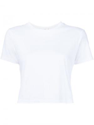 Укороченная футболка Amo. Цвет: белый