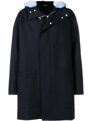 Пальто на молнии с контрастным капюшоном Cédric Charlier. Цвет: синий