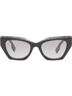 Солнцезащитные очки в оправе бабочка и эффектом градиента Burberry Eyewear. Цвет: серый