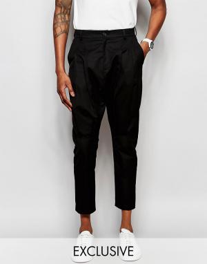Укороченные брюки со складками Unplugged Museum. Цвет: черный