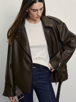 Куртка-косуха Zarina. Цвет: коричневый