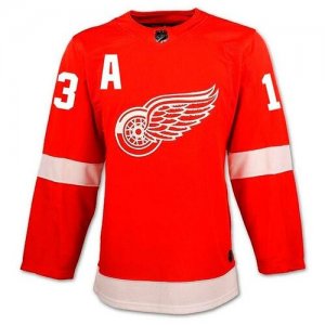 Хоккейный свитер Детройт Ред Уингз Дацюк 13 adidas. Цвет: красный