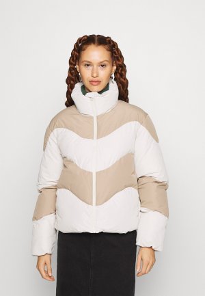 Зимняя куртка VMWARE SHORT CONTRAST JACKET, овсяный/серебряная норка Vero Moda
