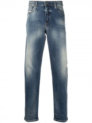 Зауженные джинсы с эффектом потертости Diesel. Цвет: синий