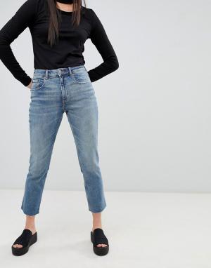 Укороченные джинсы прямого кроя Revive Cheap Monday. Цвет: синий