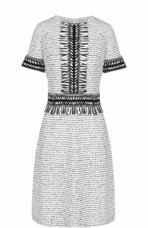 Приталенное платье-миди с бахромой и коротким рукавом St. John. Цвет: черно-белый