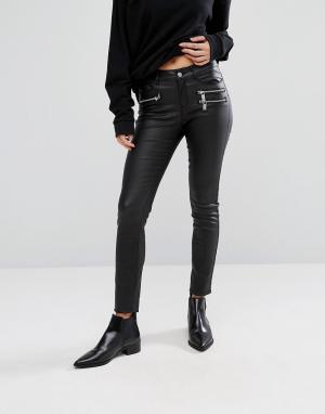 Зауженные джинсы с покрытием и молниями Vero Moda. Цвет: черный