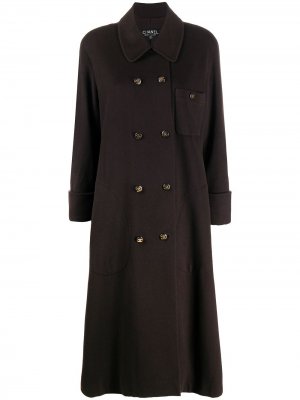 Длинное двубортное пальто Chanel Pre-Owned. Цвет: коричневый