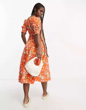 Многоярусное платье миди с оранжевым цветочным принтом Influence