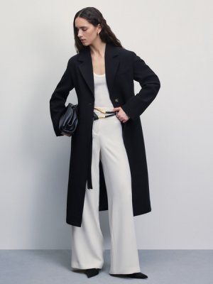 Приталенное пальто Zarina. Цвет: черный
