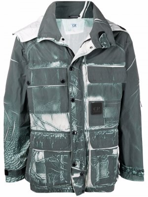 Куртка с эффектом потертости и капюшоном C.P. Company. Цвет: зеленый