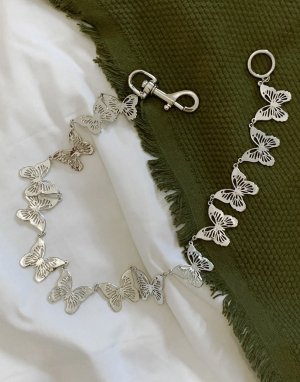 Серебристое короткое ожерелье-цепочка толщиной 16 мм с отделкой бабочками -Серебряный ASOS DESIGN