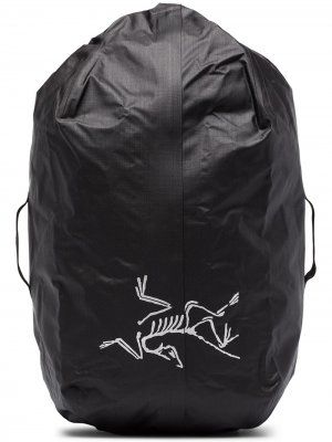 Arcteryx дутая дорожная сумка Arc'teryx. Цвет: черный