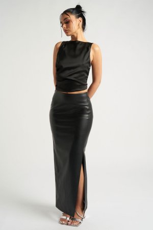 Макси-юбка из искусственной кожи с боковым разрезом , черный Urban Bliss