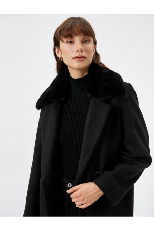 Двубортное пальто с карманами и съемным воротником плюшевой деталью , черный Koton