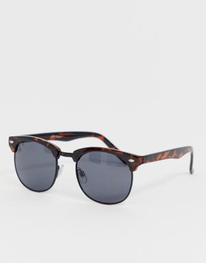 Солнцезащитные очки Клабмастер в черепаховой оправе Jeepers Peepers. Цвет: коричневый