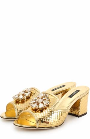 Сабо из металлизированной кожи с брошью Dolce & Gabbana. Цвет: золотой