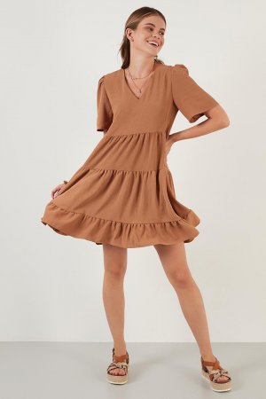 Мини-платье с V-образным вырезом и широким короткими рукавами 6053632 Lela, коричневый LELA