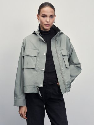 Куртка с накладными карманами и капюшоном Zarina. Цвет: хаки/оливковый