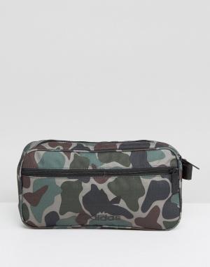 Камуфляжная сумка-кошелек на пояс BQ6090 adidas Originals. Цвет: зеленый