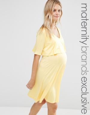 Двухслойное приталенное платье для беременных Nurs Bluebelle Maternity. Цвет: желтый