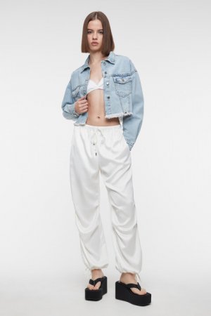 Куртка джинсовая укороченная с обрезанными краями befree. Цвет: голубой