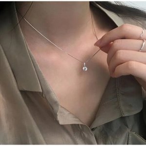 Колье , кристалл, серый, серебряный Fashion jewelry. Цвет: серый/серебристый