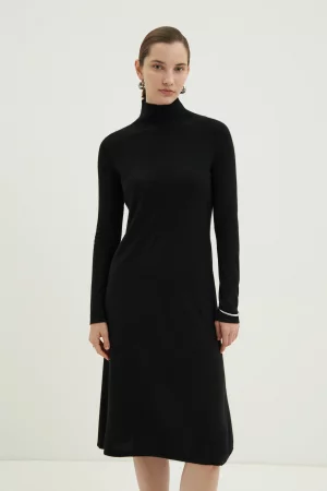 Платье женское FWD11137 черное XS Finn Flare. Цвет: черный