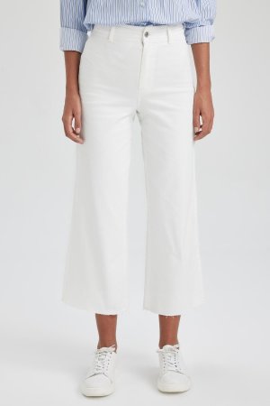 Узкие расклешенные джинсовые брюки с высокой талией и расклешенными штанинами , белый DeFacto