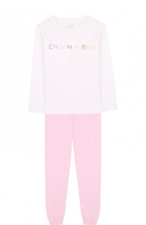 Хлопковая пижама из брюк и лонгслива Calvin Klein Underwear. Цвет: белый