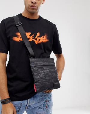 Черная сумка через плечо со сплошным принтом логотипа Diesel. Цвет: черный