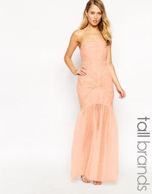 Платье макси с присборенным лифом-бандо Felicity Jarlo Tall. Цвет: розовый