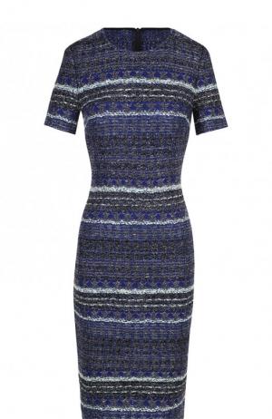 Приталенное буклированное платье с коротким рукавом St. John. Цвет: синий
