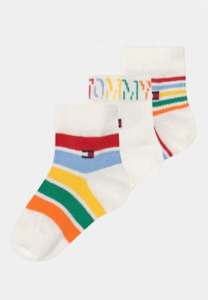 Носки BABY GIFTBOX 3 PACK UNISEX , цвет white/multicolor Tommy Hilfiger