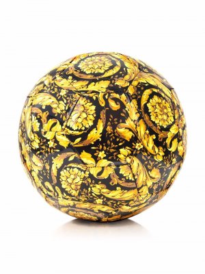 Футбольный мяч с принтом Baroque Versace Kids. Цвет: желтый