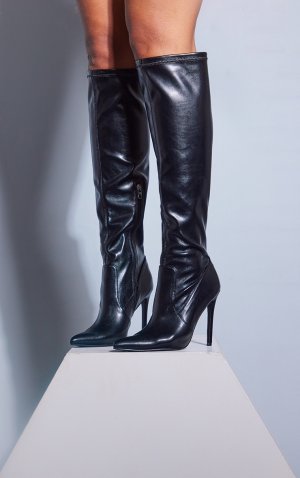 Черные сапоги выше колена на шпильке с острым носком из искусственной кожи PrettyLittleThing