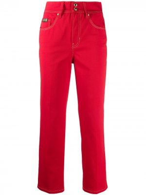 Укороченные джинсы с контрастной строчкой Versace Jeans Couture. Цвет: красный