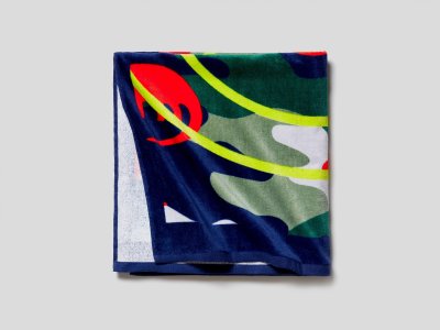 Пляжное полотенце Benetton. Цвет: мультиколор