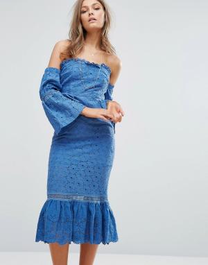 Платье миди с открытыми плечами и оборками -Голубой Foxiedox