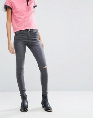 Зауженные джинсы с рваной отделкой Anna Brave Soul. Цвет: серый