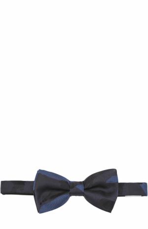 Шелковый галстук-бабочка с камуфляжным принтом Valentino. Цвет: темно-синий