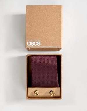 Бордовый галстук в горошек и запонки ASOS. Цвет: красный