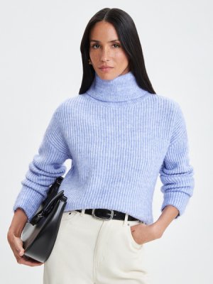 Вязаный свитер Zarina. Цвет: лаванда
