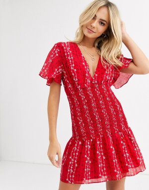 Платье мини с короткими рукавами и вышивкой -Красный Stevie May