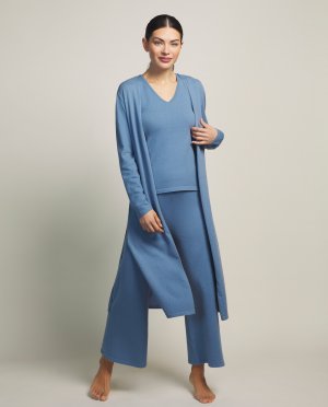 Женский трикотажный комплект домашней одежды из трех предметов: куртка, топ и брюки. , светло-синий Selmark