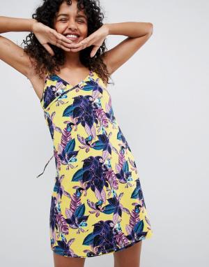 Пляжное платье с запахом и тропическим принтом -Мульти Monki