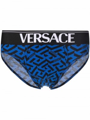 Трусы-брифы с узором La Greca Versace. Цвет: синий