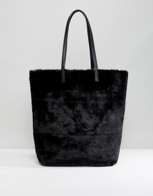 Большая сумка-тоут из искусственного меха New Look. Цвет: черный